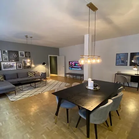 דירה Spacious Luxury In The Center Of