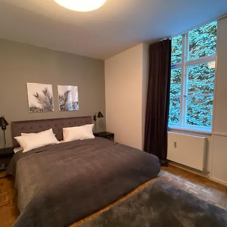 Spacious Luxury In The Center Of *
